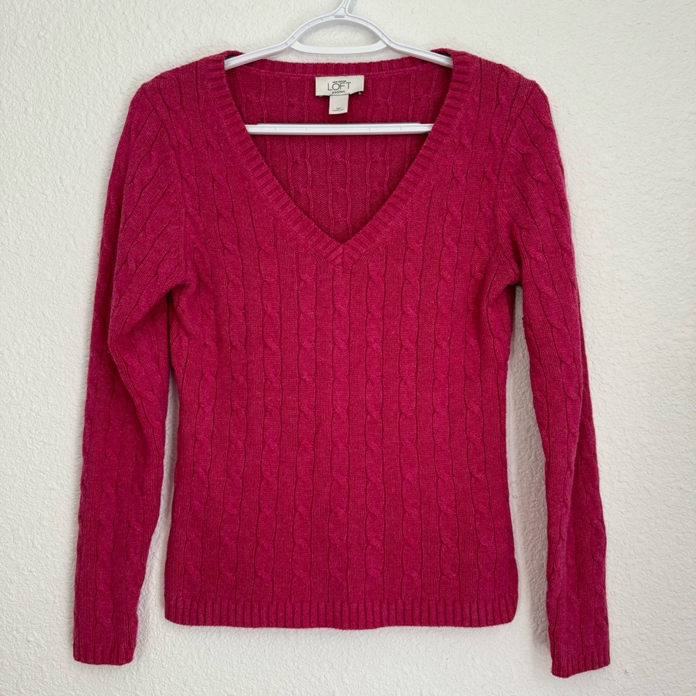 Ann Taylor Loft y2k vintage magenta cable knit v-neck sweater, size S petite